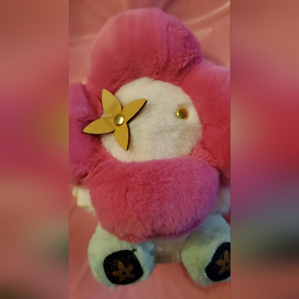 Pink Plush Flower Character Keychain - Picture 3 of 4
